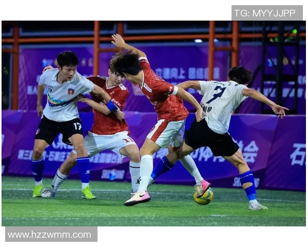 足球明星们的精彩瞬间与他们独特鞋款的完美结合展示 足球明星们的精彩瞬间与他们独特鞋款的完美结合展示