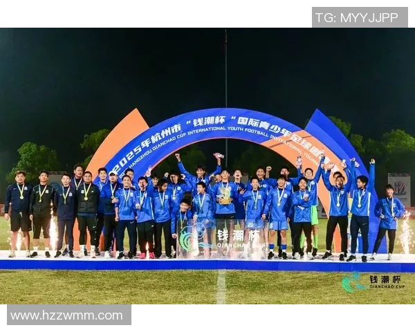 杭州足球队与北京足球队赛后复盘分析意识差异及战术执行效果探讨 杭州足球队与北京足球队赛后复盘分析意识差异及战术执行效果探讨