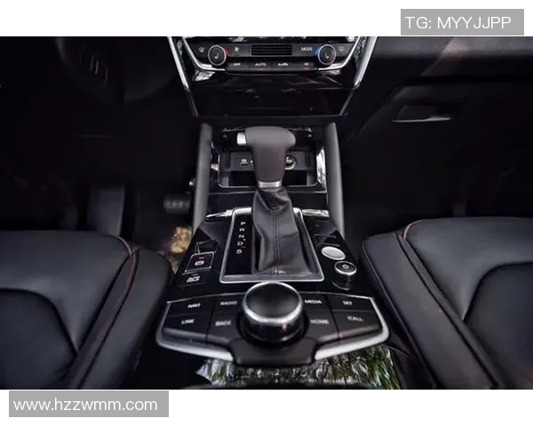 足球明星发型全景展示从经典到时尚的完美演绎与潮流趋势解析 足球明星发型全景展示从经典到时尚的完美演绎与潮流趋势解析